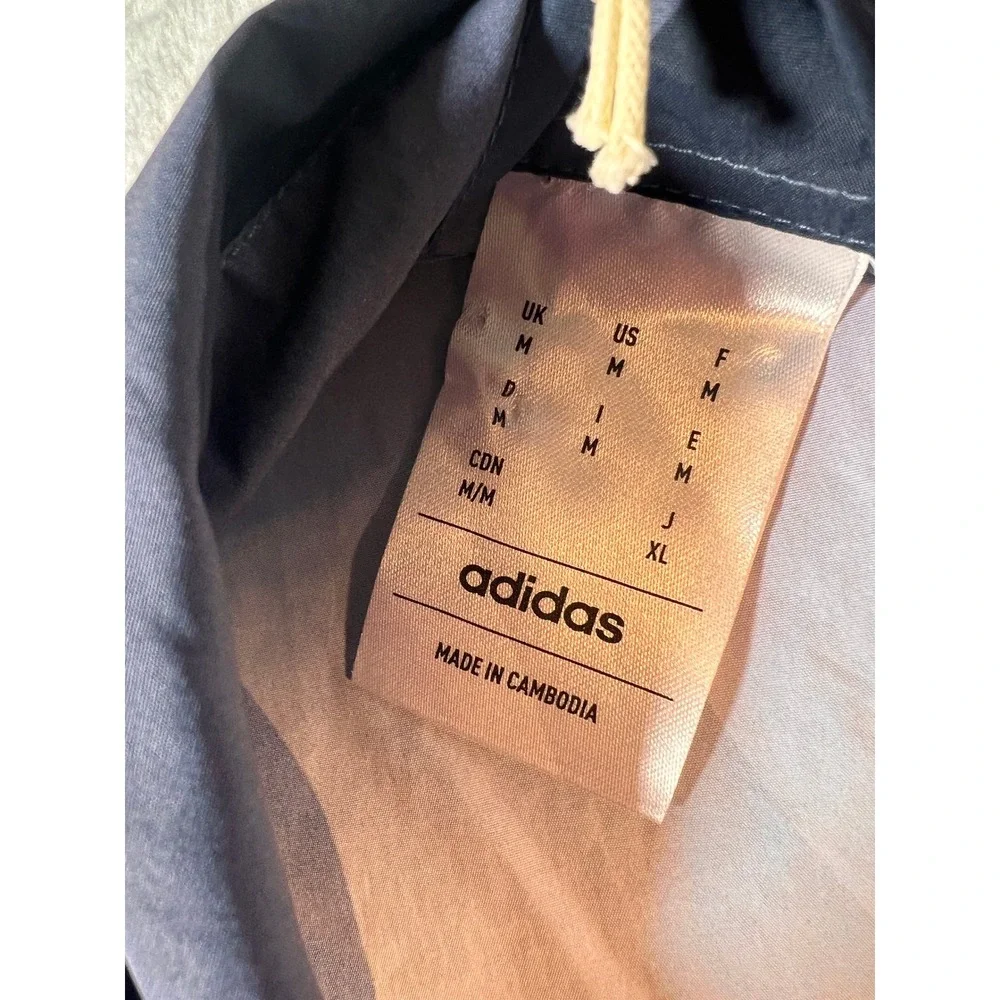Adidas Men City Escape Q2 Short Sleeve Full Zip Shirt Medium Camo Gray IR5184